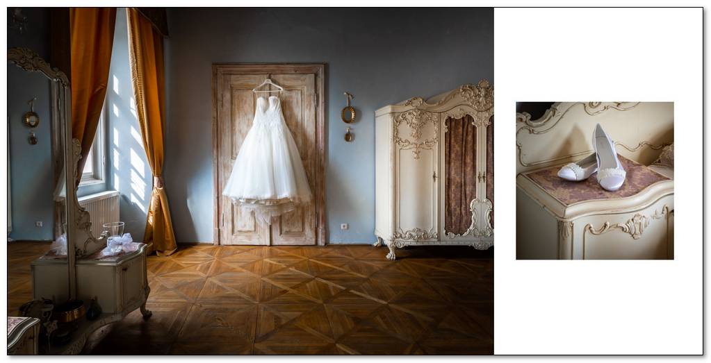 Svatební šaty nevěsty v pověšené na dveřích.
